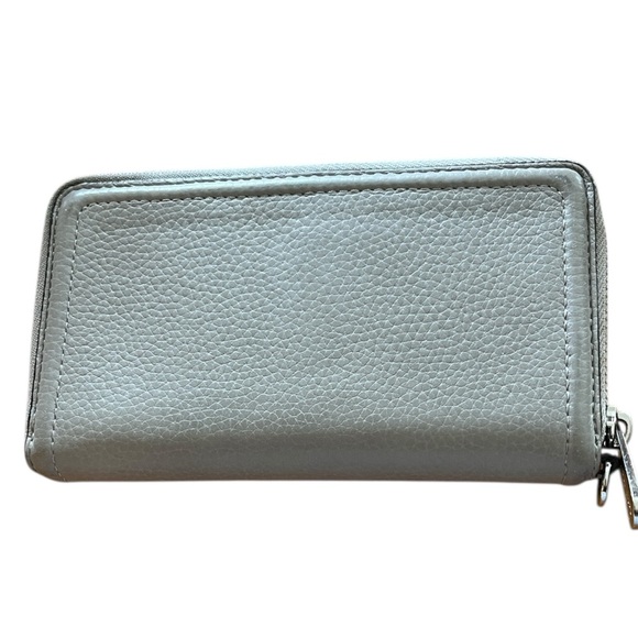 Michael Kors Zip-Around Wallet - Picture 2 of 6